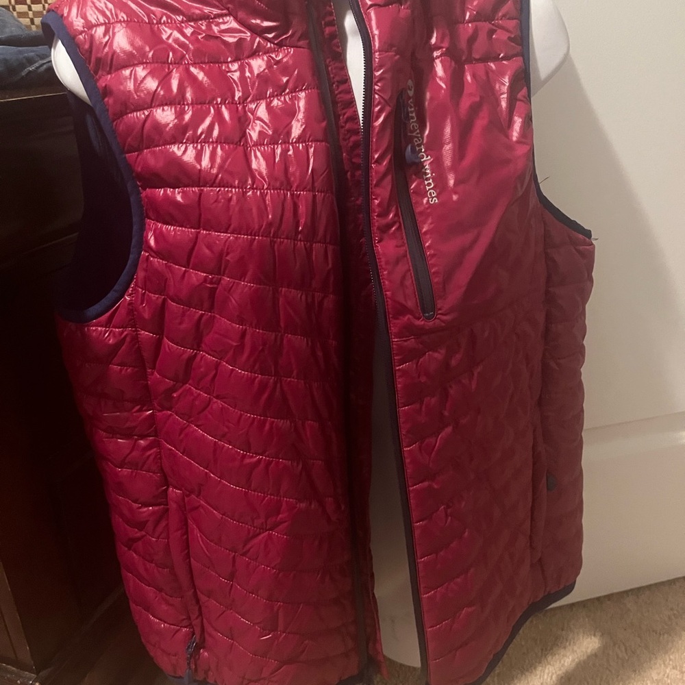 Vineyard Vines light puffer vest